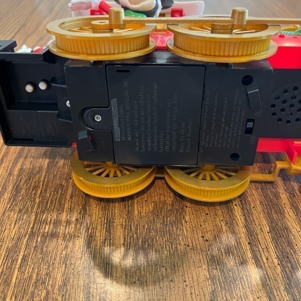 Disney’s Ruz Express Music Train Engine Christmas Goofy, Minnie, Mickey Mouse 🎄 - Picture 12 of 15